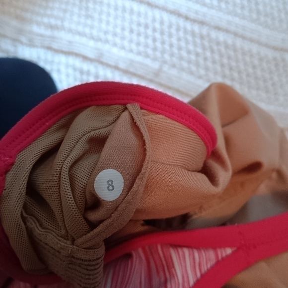 EUC Lululemon Power Y Tank Top Size 8 - Picture 4 of 5